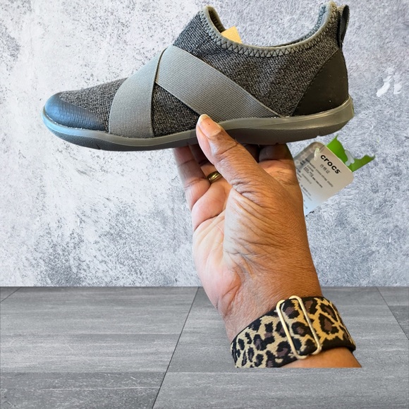 Crocs Swiftwater Womens Dual Comfort Slip on Shoes. NWT - Picture 3 of 5